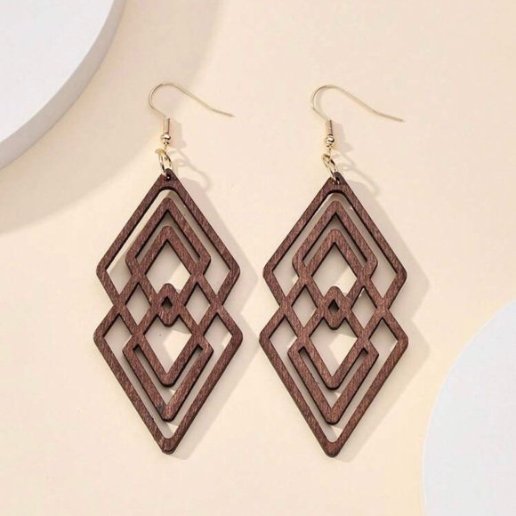 Elegant Brown Geometric Earrings - Picture 3 of 4